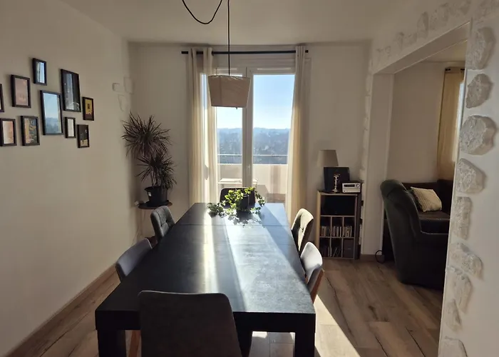 Daire Lumineux Avec Balcons Et Tram Au Pied *