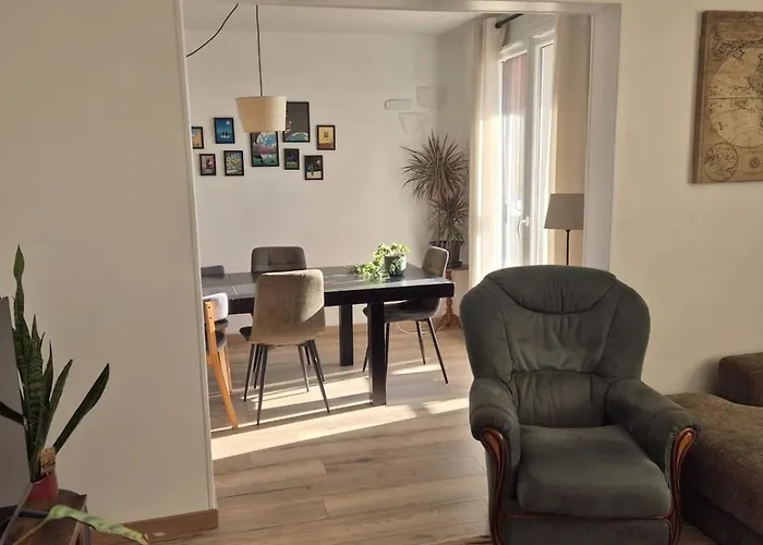 Lumineux Avec Balcons Et Tram Au Pied *